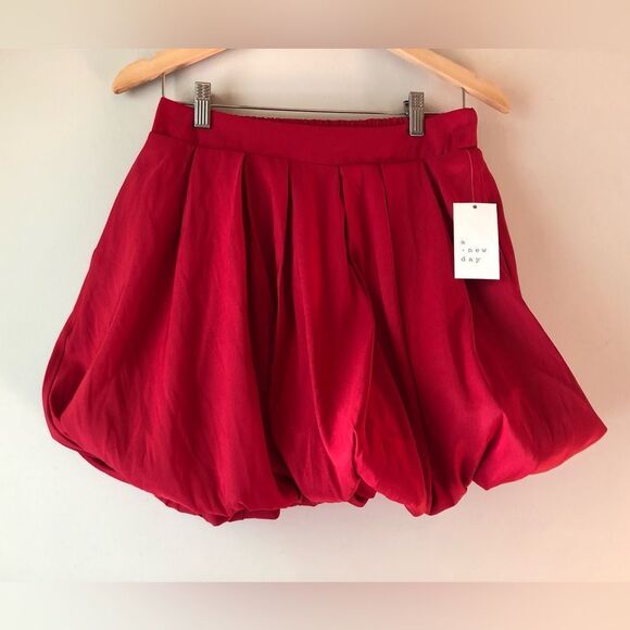 📳 A New Day | NEW Red Puffed Up Skirt - Picture 1 of 5